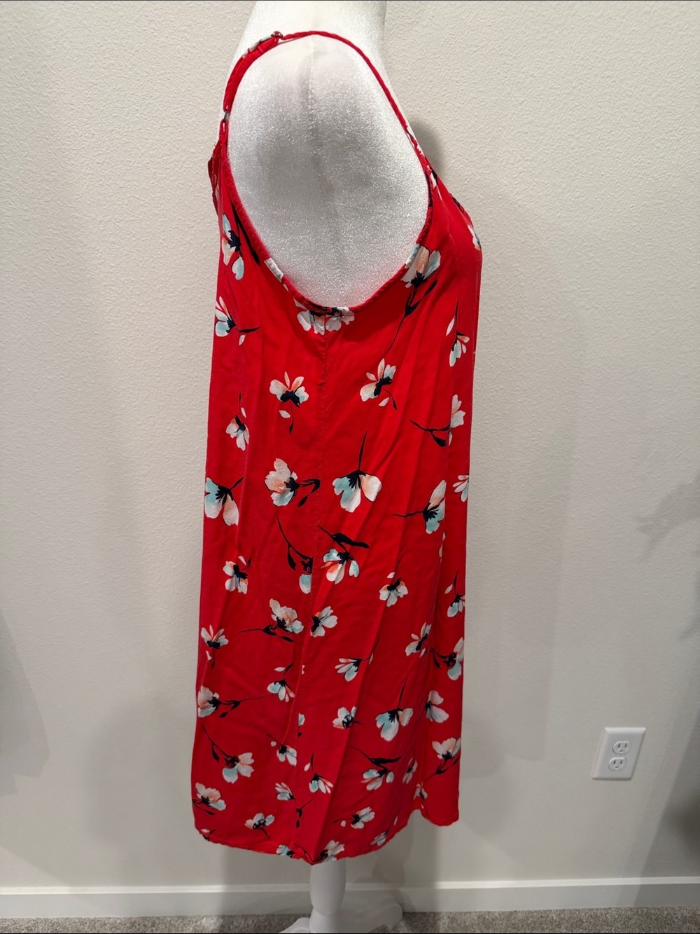SO Red Floral Lightweight Slip Dress. Sleeveless, Adjustable Straps. Size L. - Picture 5 of 13